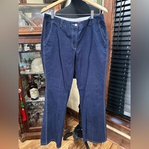 EUC ISAAC MIZRAHI  BLUE jeans with white rim stitcher relaxed leg style